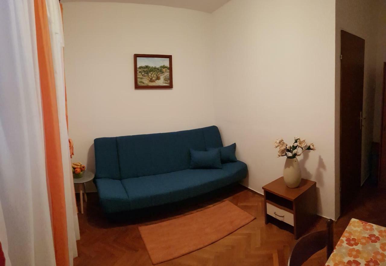 Apartment Muzic 木洛希尼 外观 照片
