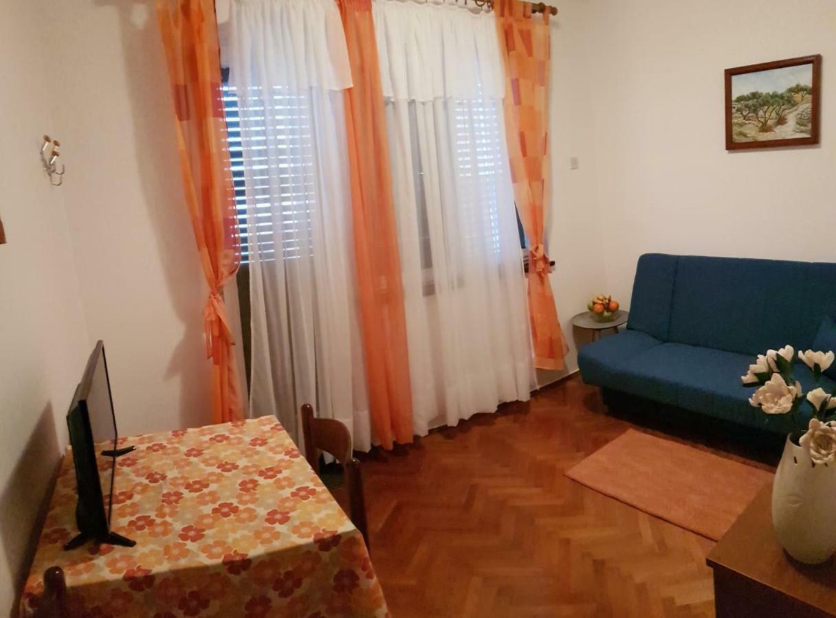 Apartment Muzic 木洛希尼 外观 照片